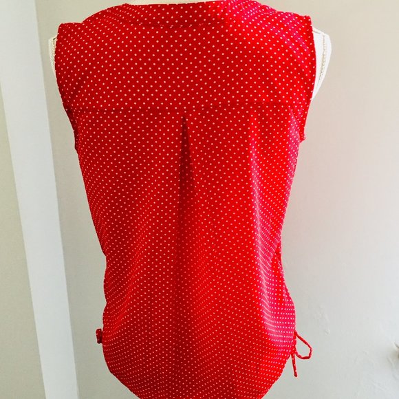 Croft And Barrow Red Polka Dot Sleeveless Blouse Petite Small - Picture 3 of 7